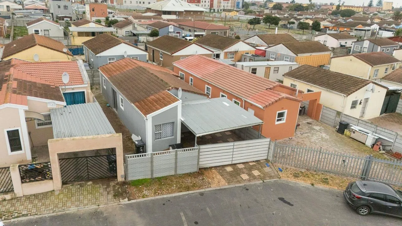 3 Bedroom House for sale in Scottsdene
