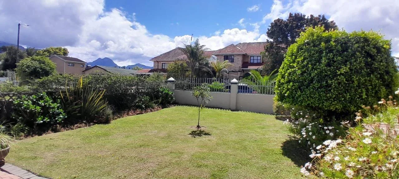 3 Bedroom House for sale in Levallia