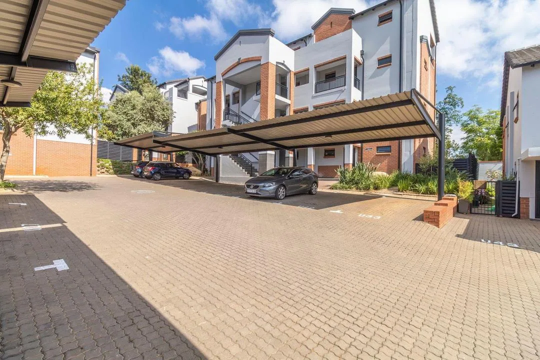 2 Bedroom Apartment / flat to rent in Bryanston East
