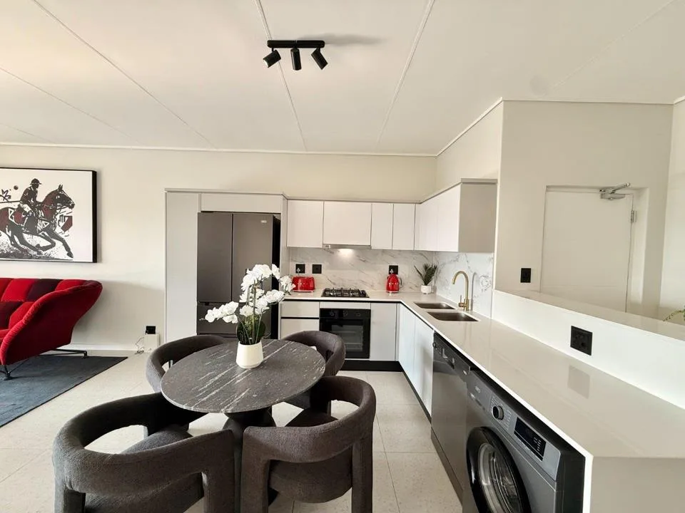 3 Bedroom Apartment / flat to rent in The Polofields