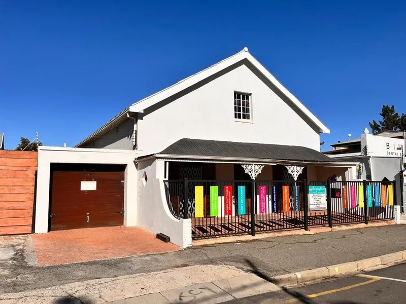 5 Bedroom House for sale in Worcester Central