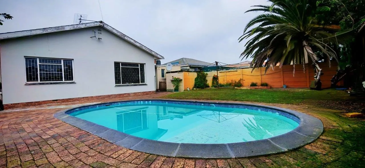 4 Bedroom House for sale in Southfield