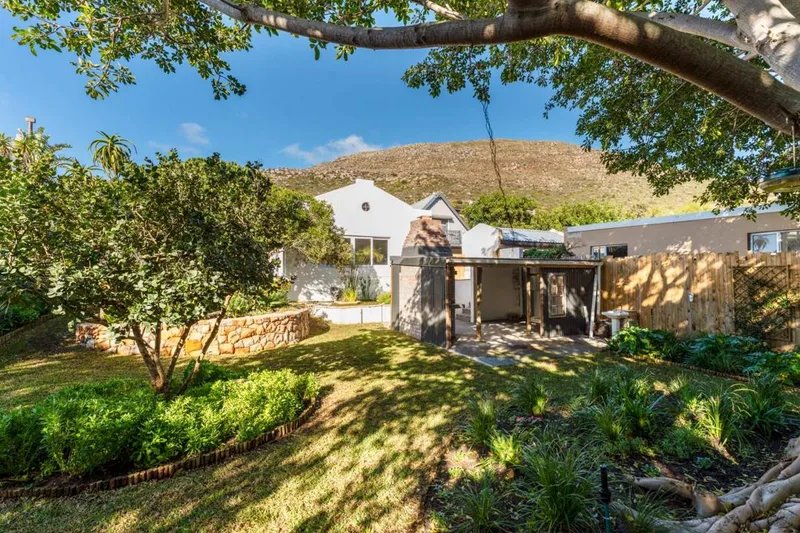 3 Bedroom House for sale in Capri