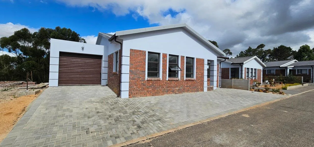 3 Bedroom House for sale in Albertinia