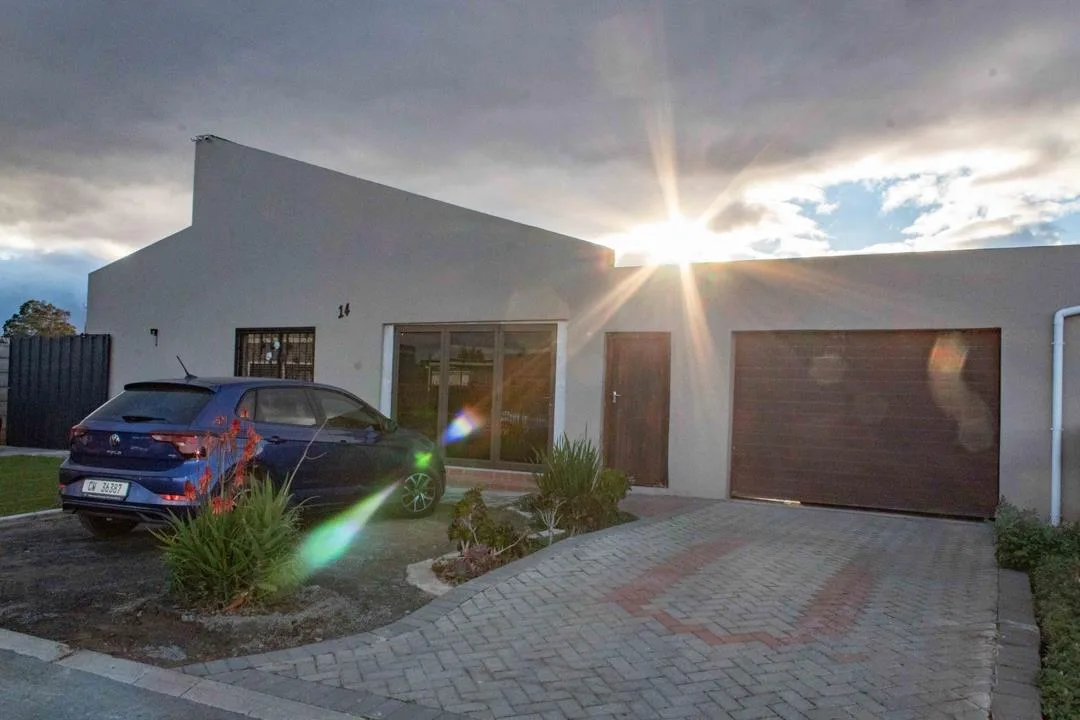 3 Bedroom House for sale in Avian Park