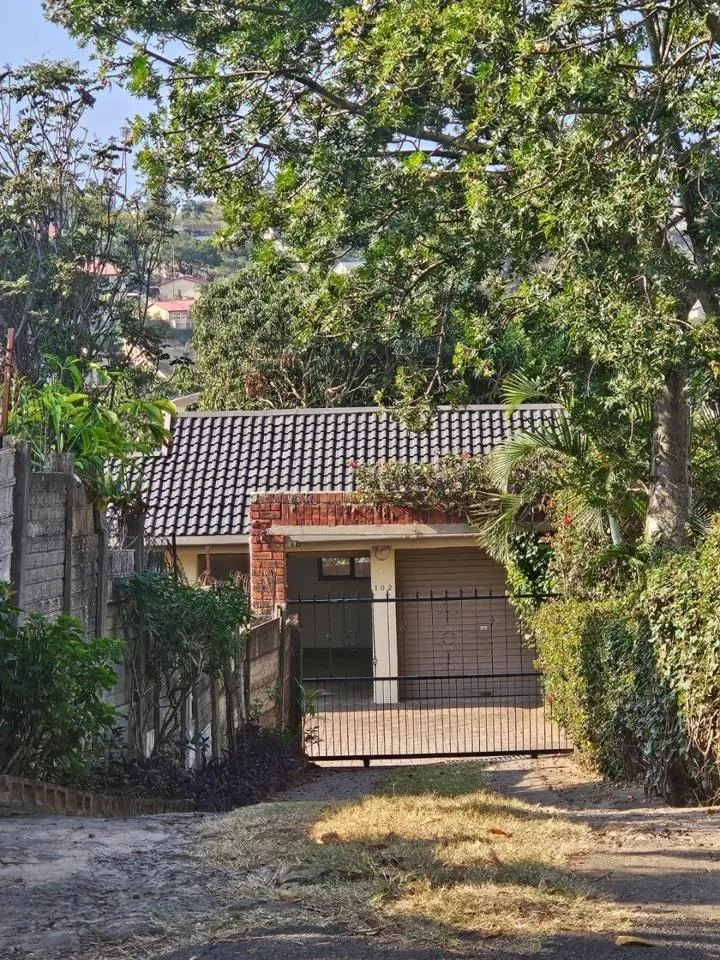 4 Bedroom Apartment / flat to rent in Parlock