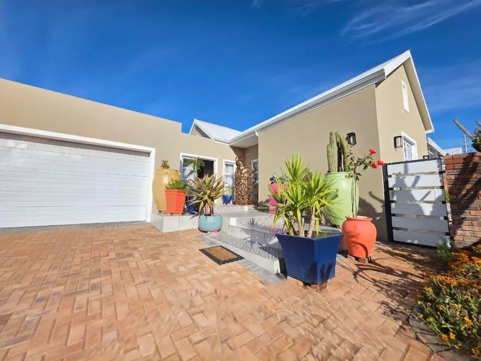 3 Bedroom House for sale in West Bank