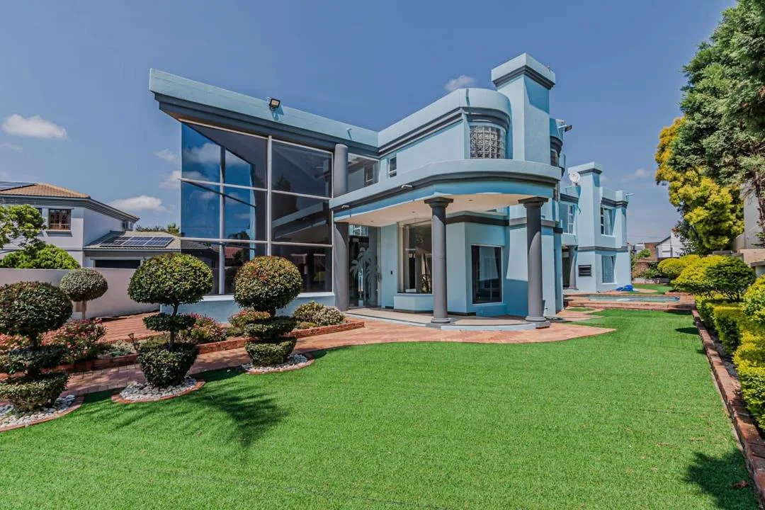 6 Bedroom House to rent in Silver Lakes Golf Estate
