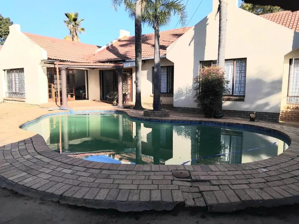 4 Bedroom House to rent in The Reeds