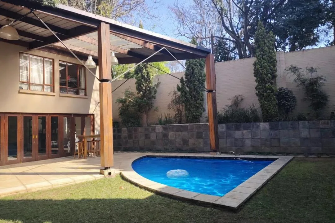 5 Bedroom House to rent in Bryanston