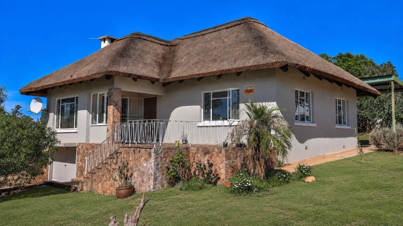 2 Bedroom House for sale in Bonnievale
