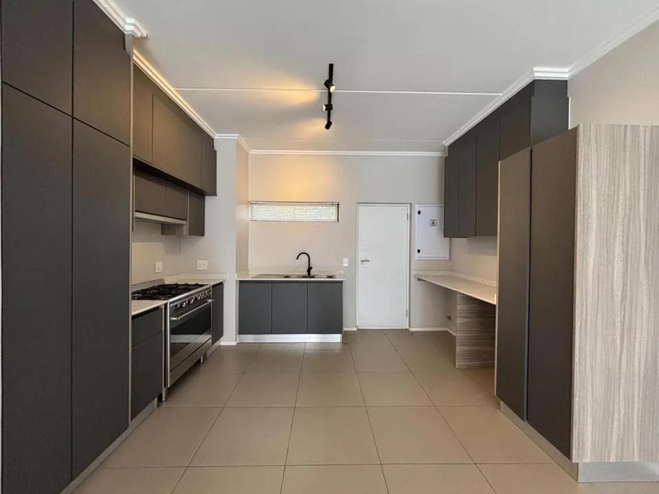 2 Bedroom Apartment / flat to rent in Bryanston East