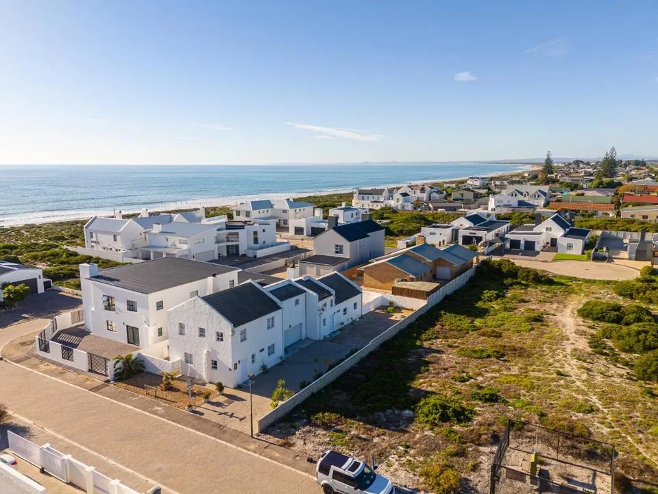 5 Bedroom House for sale in Dwarskersbos