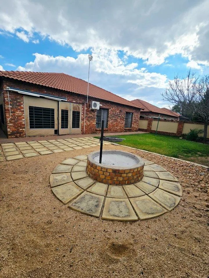 3 Bedroom House for sale in La Hoff