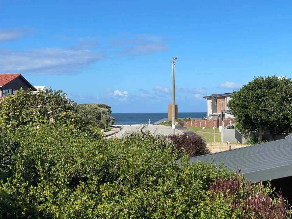 5 Bedroom House for sale in Klein Brak Rivier