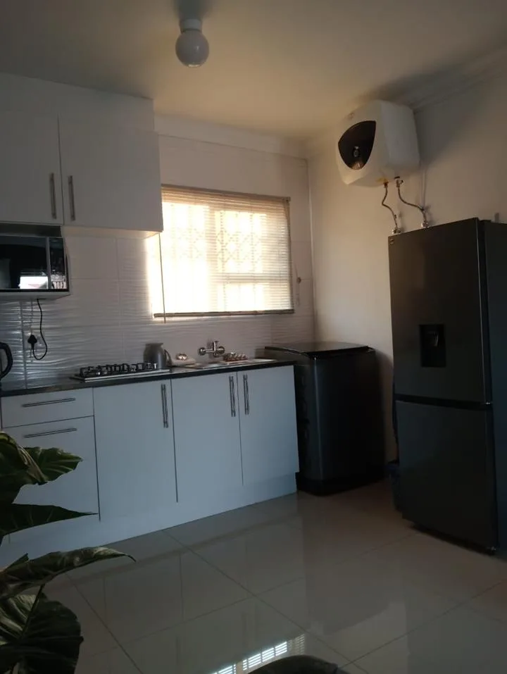 2 Bedroom Apartment / flat to rent in President Park