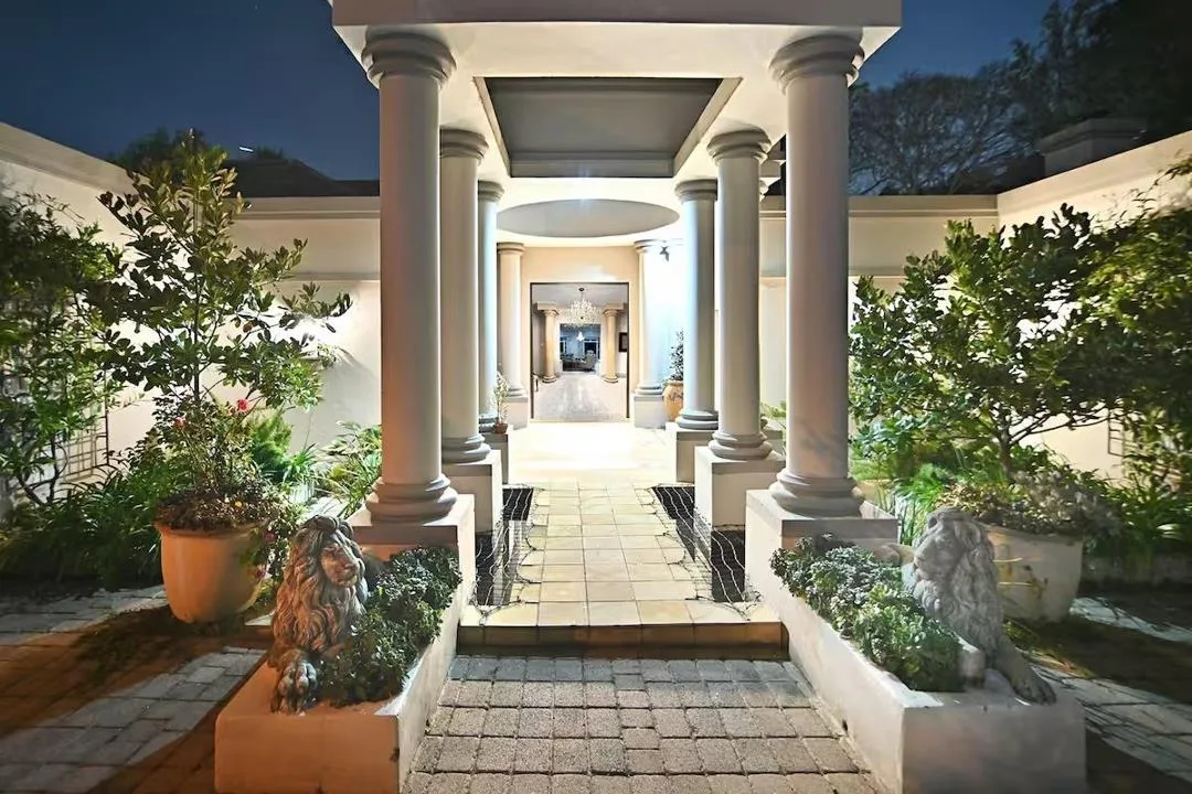 6 Bedroom House to rent in Hyde Park