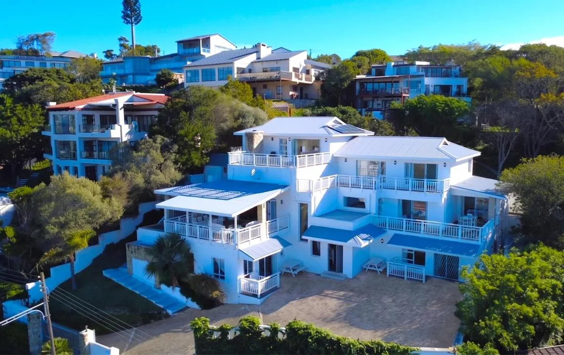 7 Bedroom House for sale in Lower Robberg
