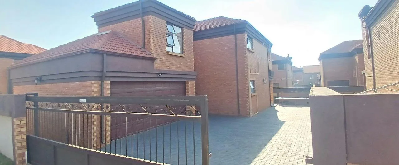 4 Bedroom House to rent in Norton Home Estate