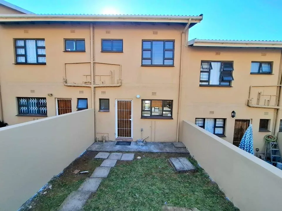 2 Bedroom Townhouse to rent in Illovo Beach