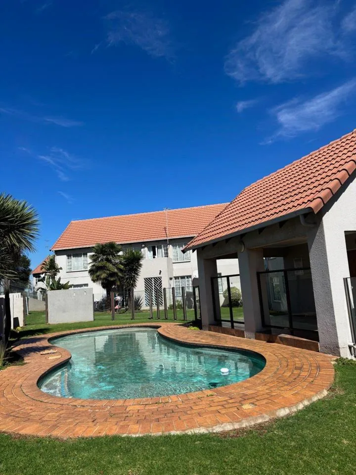 2 Bedroom Apartment / flat to rent in Edenvale Central