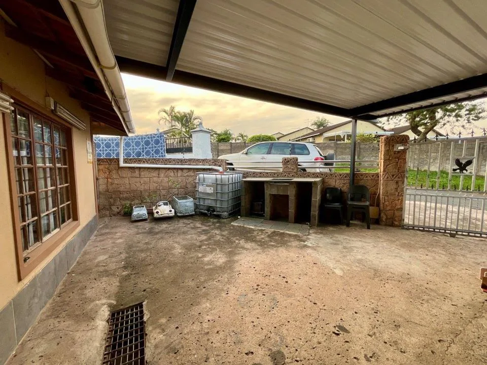 3 Bedroom House to rent in Queensburgh Central