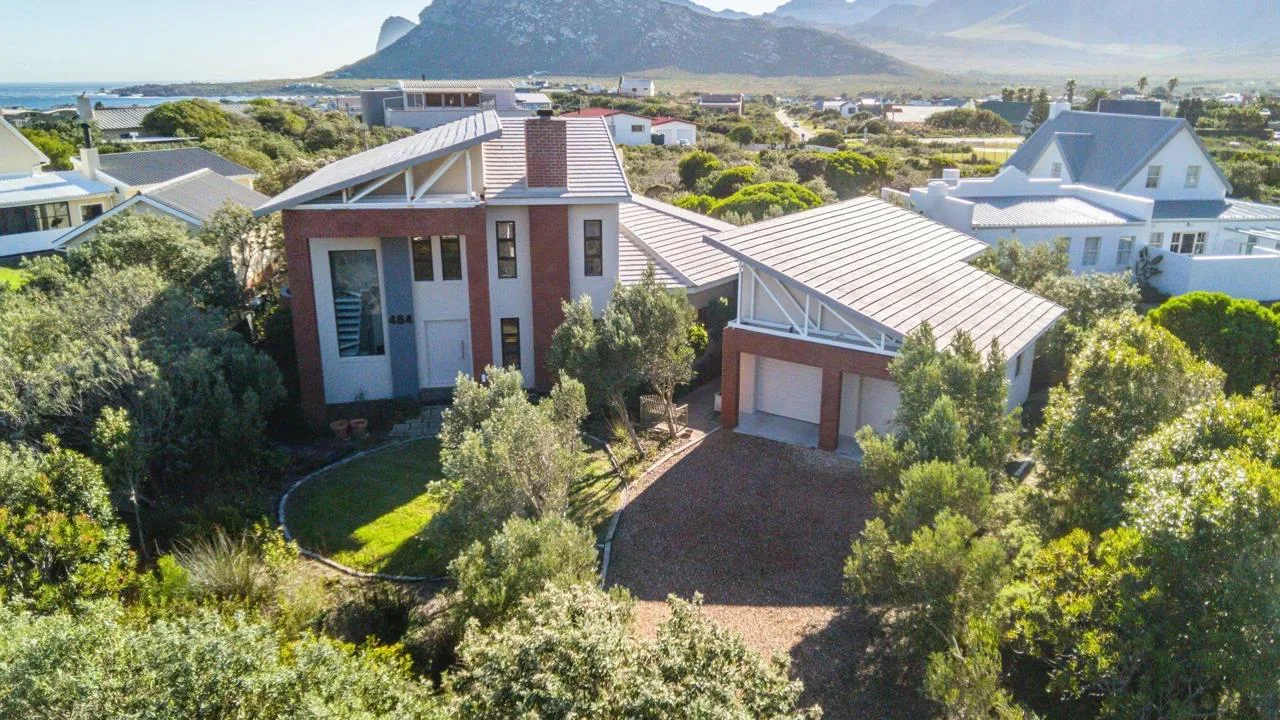 3 Bedroom House for sale in Pringle Bay