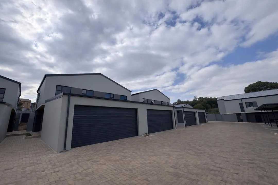 3 Bedroom Townhouse to rent in Olympus AH