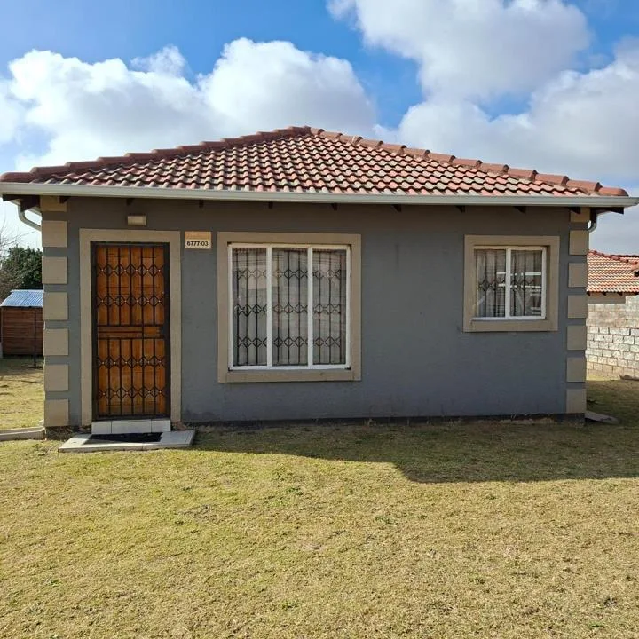 2 Bedroom House to rent in Bergsig