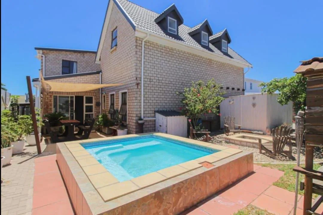 5 Bedroom House for sale in Britannia Bay