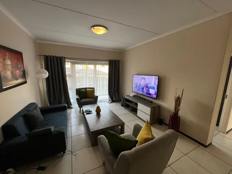 3 Bedroom Apartment / flat to rent in Oakdene