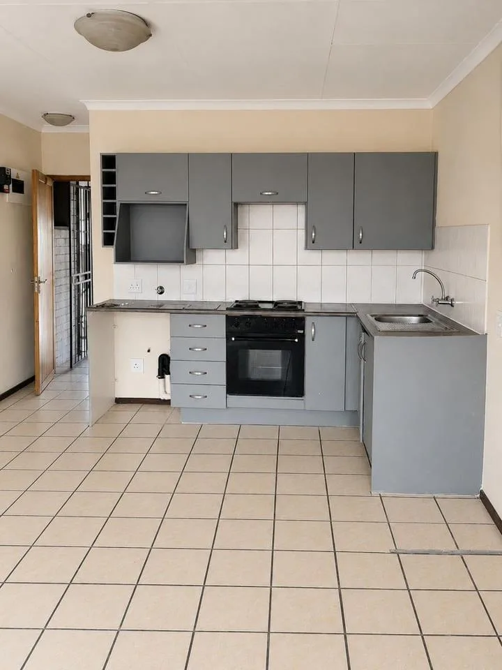 2 Bedroom Apartment / flat to rent in Moffat View