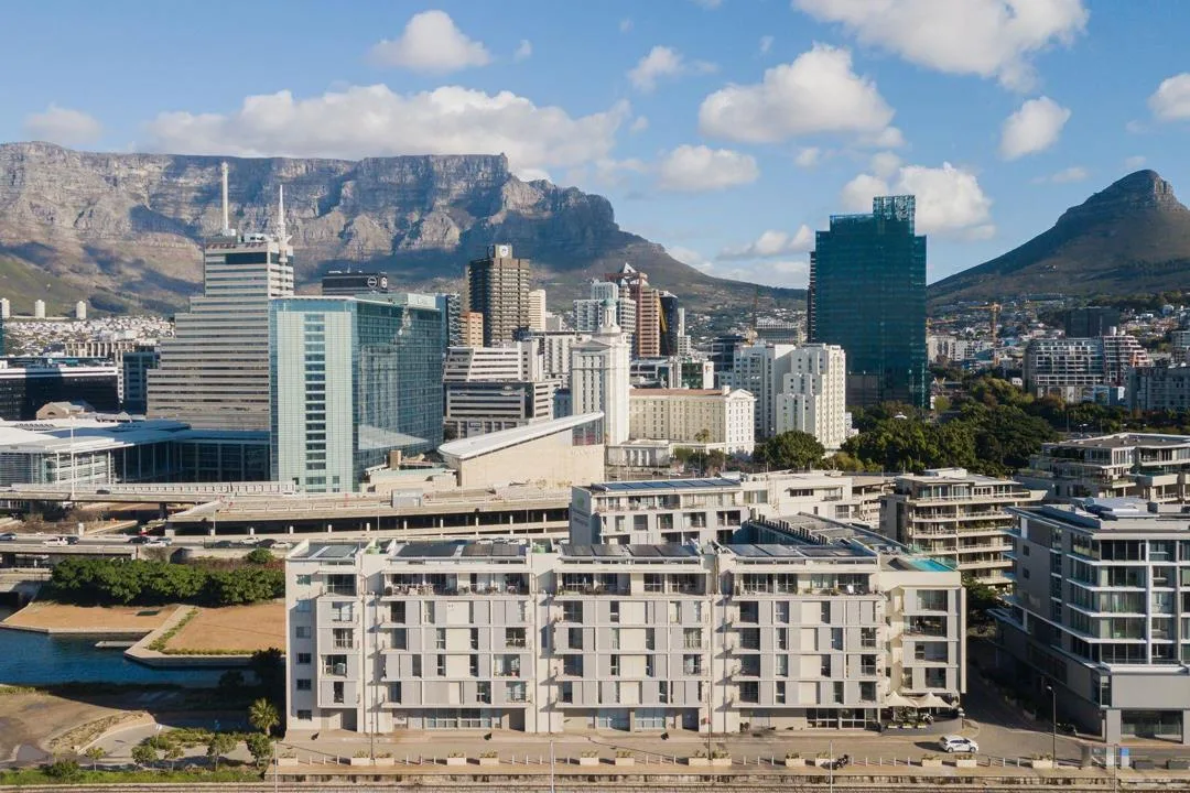 2 Bedroom Apartment / flat for sale in Foreshore
