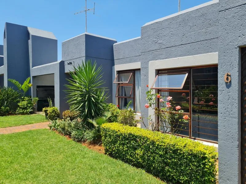 2 Bedroom Townhouse to rent in Weltevreden Park