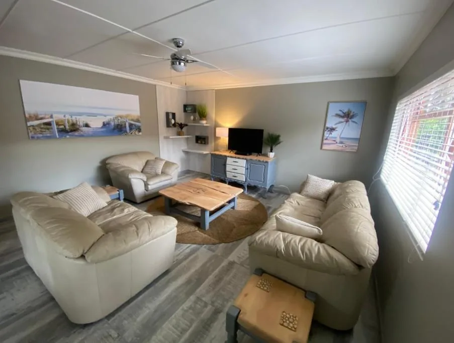 7 Bedroom House for sale in Hartenbos Central
