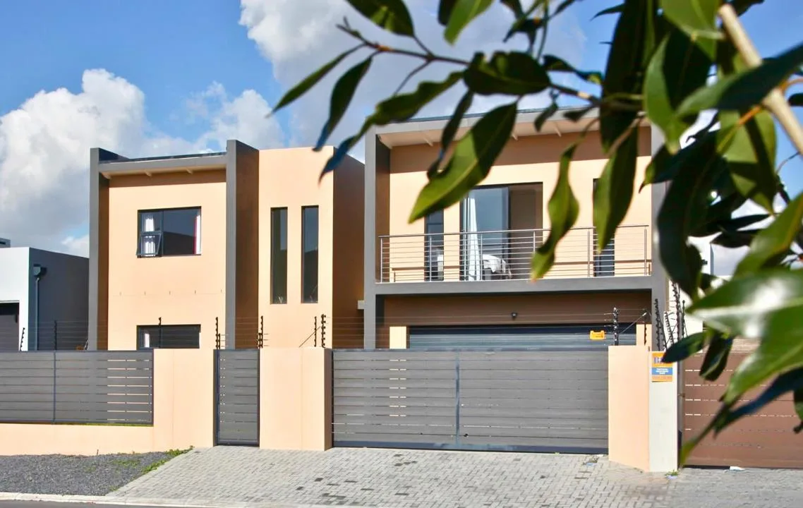 5 Bedroom House for sale in Sandown