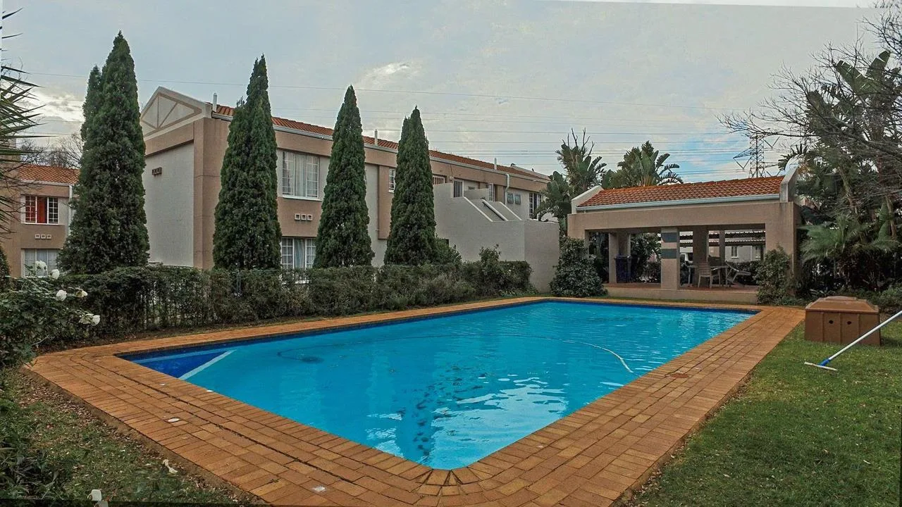 3 Bedroom Apartment / flat to rent in Morningside