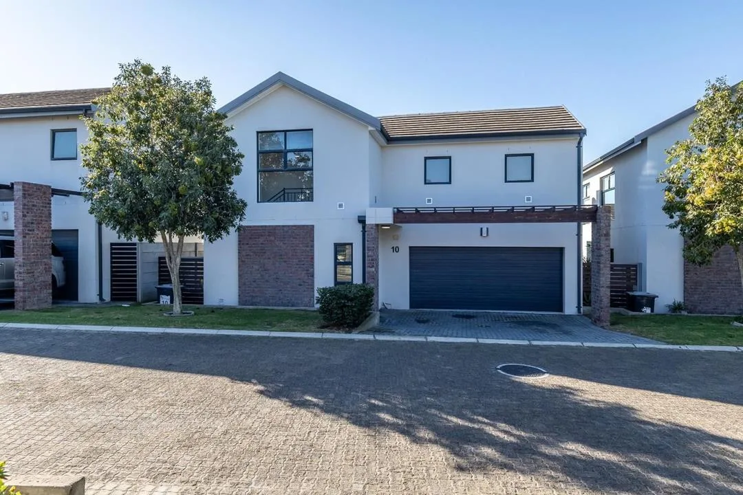 3 Bedroom Townhouse for sale in Langeberg Ridge