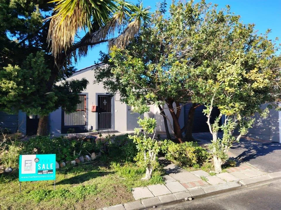 4 Bedroom House for sale in Victoria Park