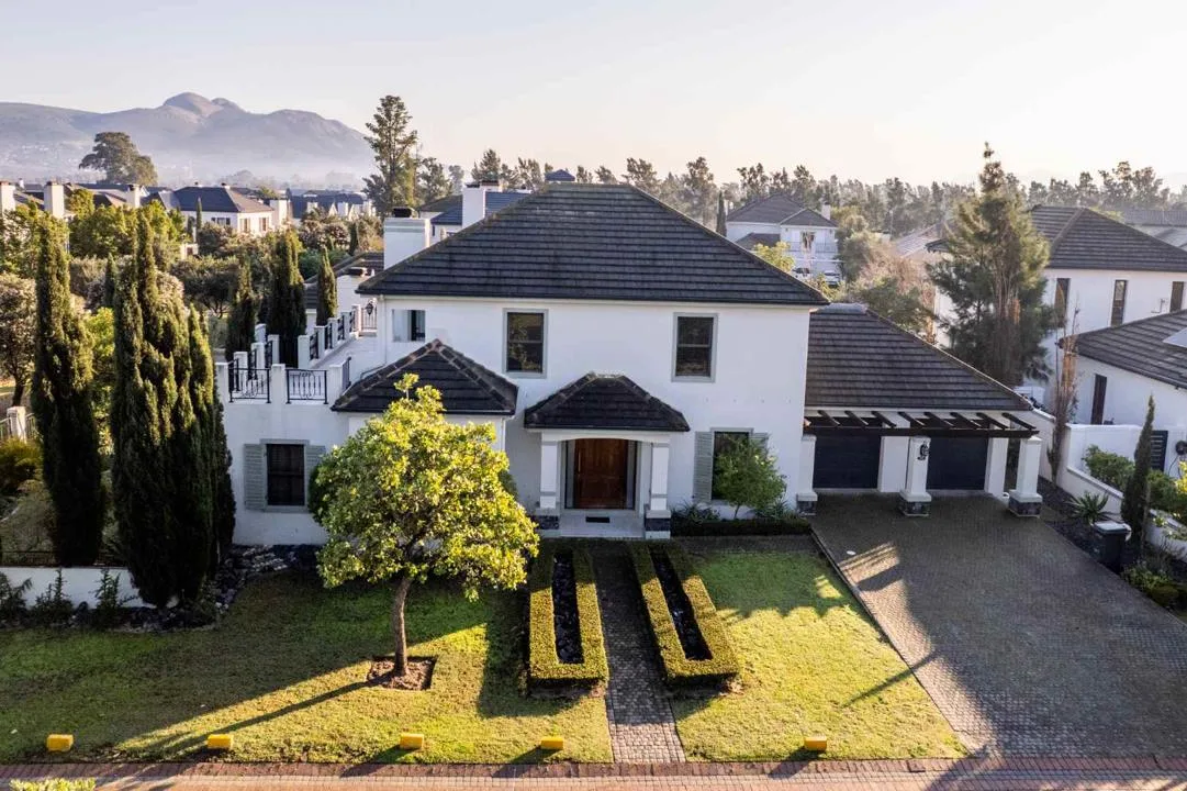 4 Bedroom House for sale in Val de Vie Estate