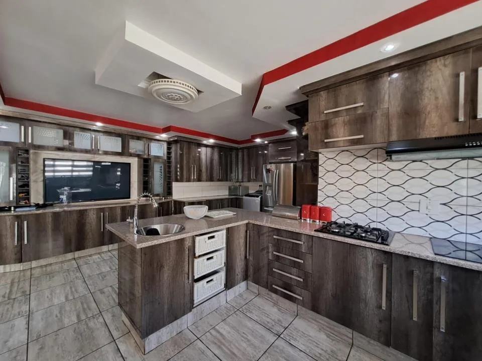 4 Bedroom House to rent in Rondebult