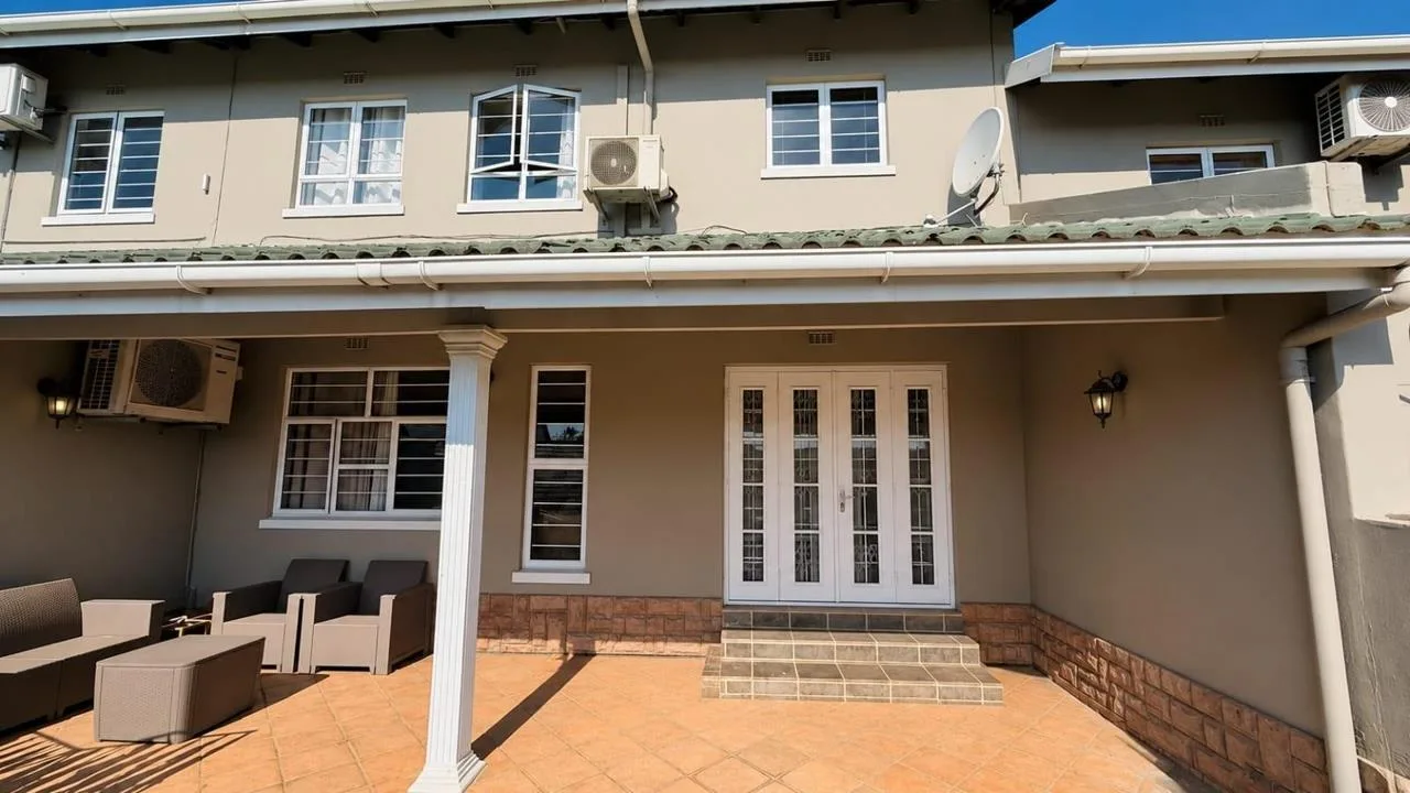 3 Bedroom Townhouse to rent in Somerset Park