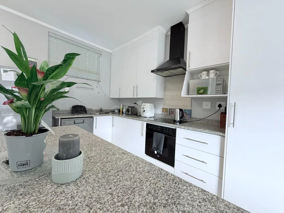 3 Bedroom Apartment / flat to rent in Hillcrest Central