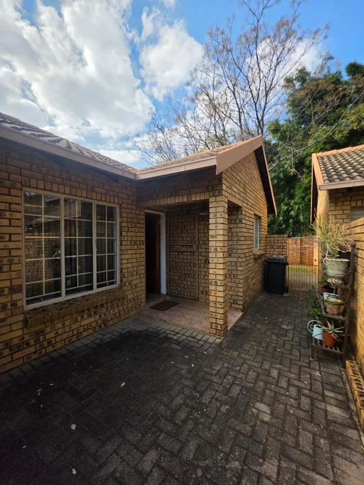 2 Bedroom Townhouse to rent in Die Wilgers