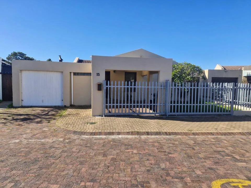 2 Bedroom House for sale in Edgemead