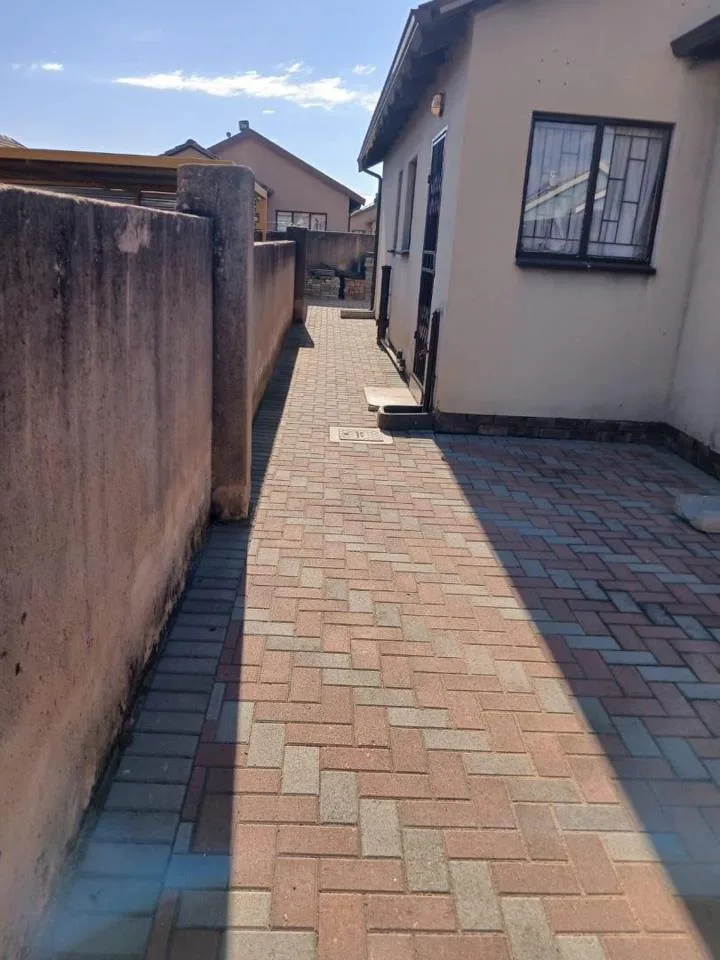 3 Bedroom House to rent in Soshanguve East Ext 4