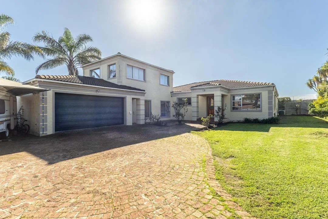 3 Bedroom House for sale in The Crest