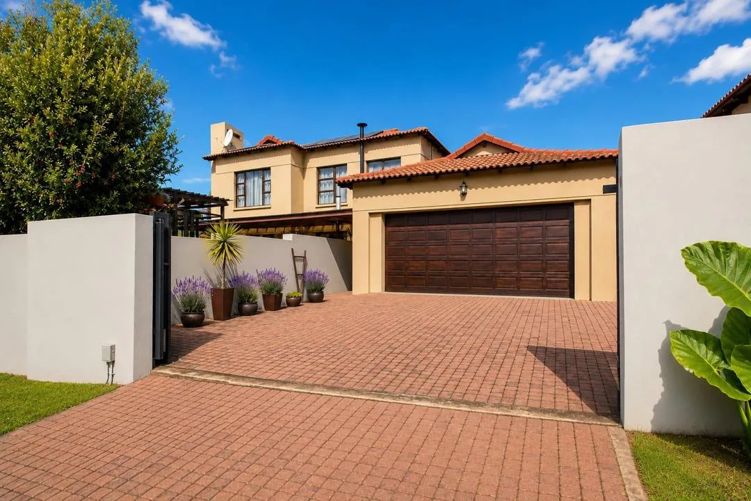 4 Bedroom House to rent in North Riding