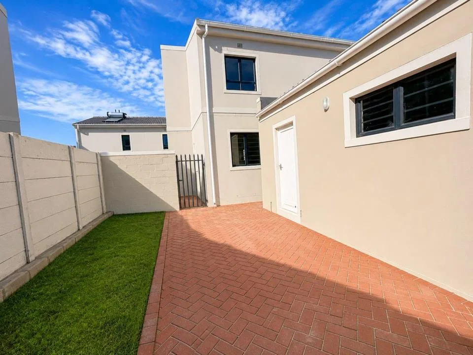 3 Bedroom House for sale in Cape Farms