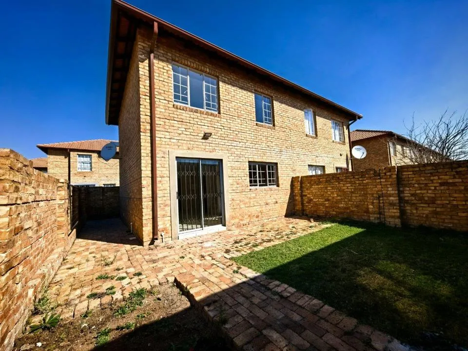 3 Bedroom Townhouse to rent in Annlin